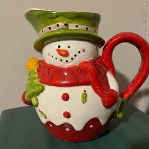 Snowman Pitcher